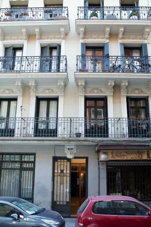 Elegante piso junto al Museo del Prado Madri Exterior foto